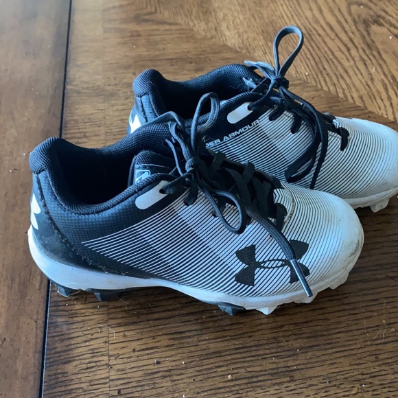 Under Armour Baseball Cleats - Picture 1 of 6